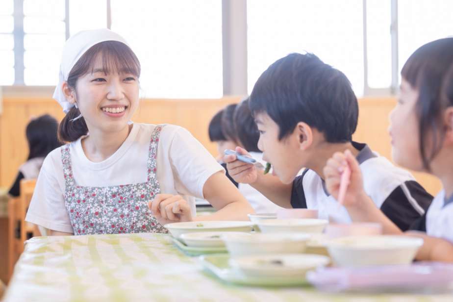 海田菜々子先生