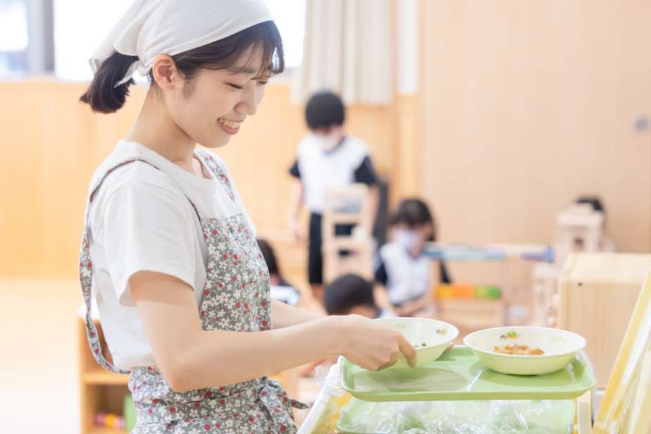 海田菜々子先生